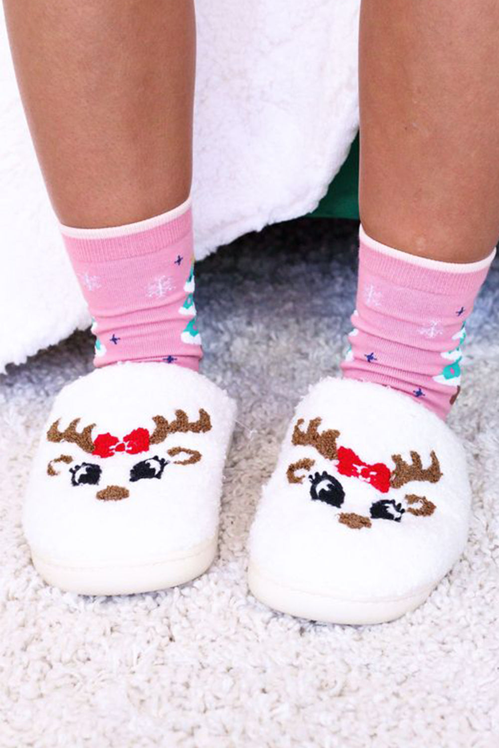 White Christmas Cartoon Pattern Plush Slippers